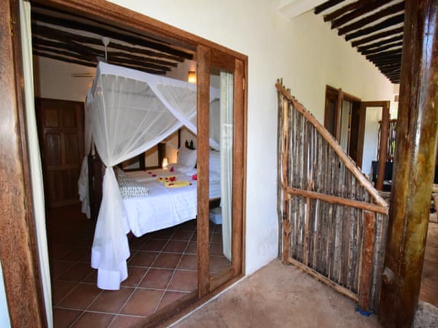 Havuzlu 5 yatak odalı Villa