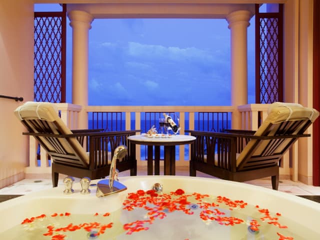 Deluxe Spa Ocean View King