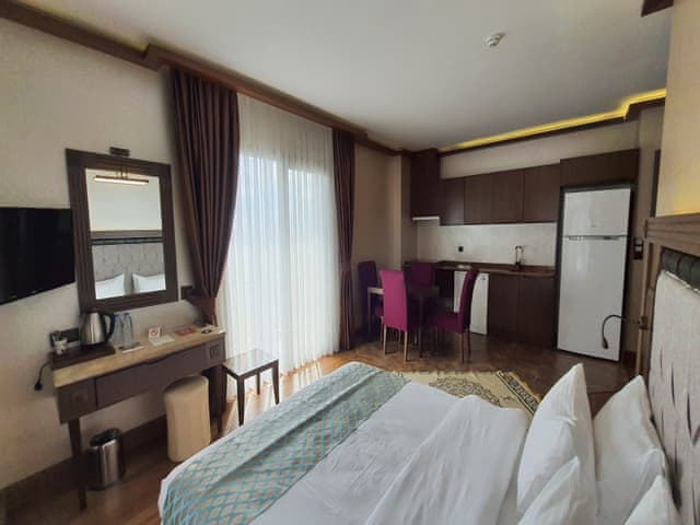 Çift Kişilik Oda Göl Manzaralı - Mutfaklı