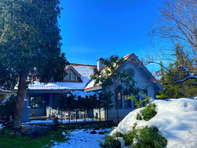 Four Bedroom Country Villa