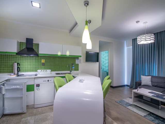 Aile Süit (Bahçe manzaralı)