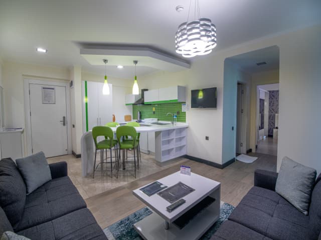 Aile Süit (Bahçe manzaralı)