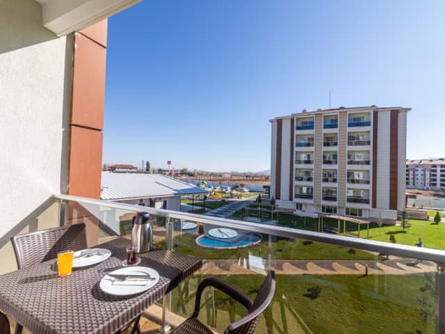 Aile Süit (Bahçe manzaralı)