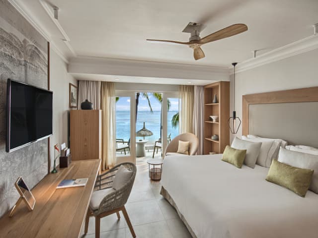Deluxe Beachfront Room