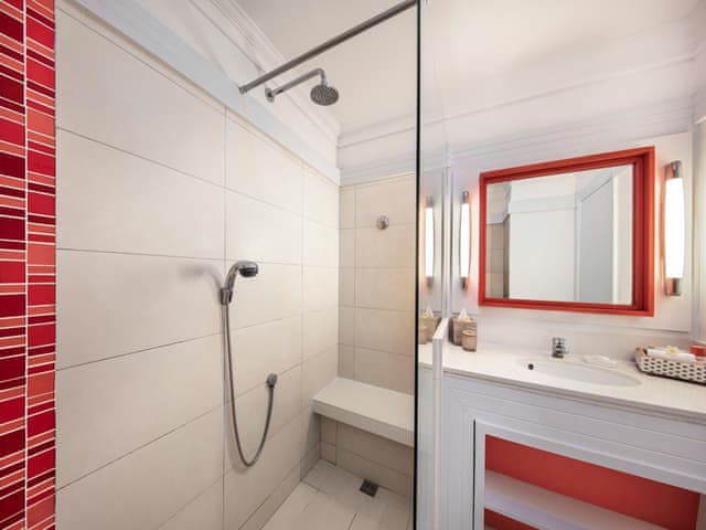 Superior Oda (Deniz manzaralı)