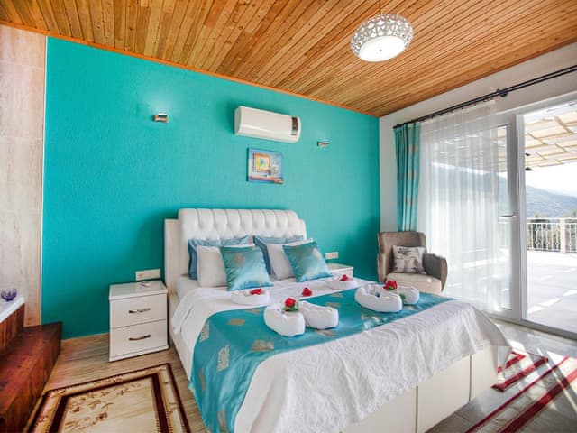 Havuzlu 2 yatak odalı Villa