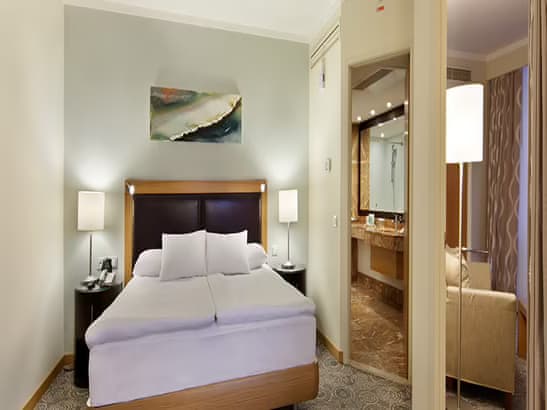 Suite, 1 King Bed, Sea View