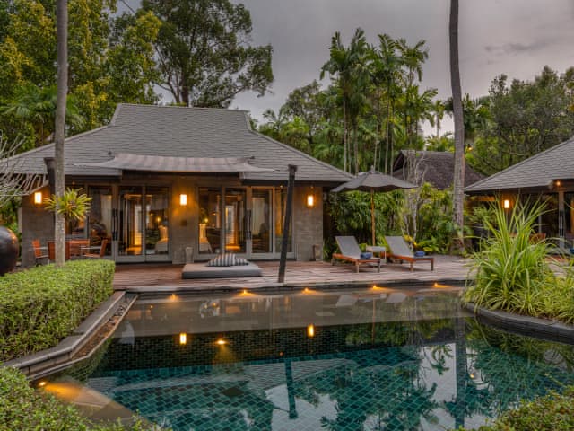 Havuzlu 2 yatak odalı Villa