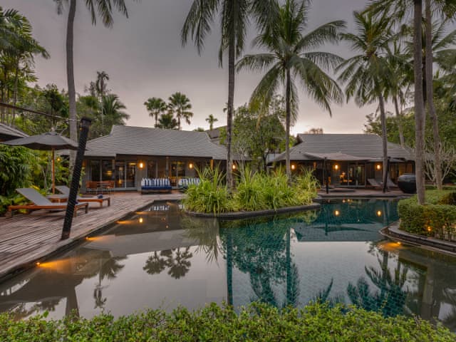 Havuzlu 2 yatak odalı Villa