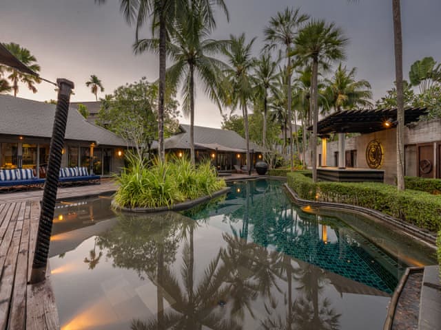 Havuzlu 2 yatak odalı Villa