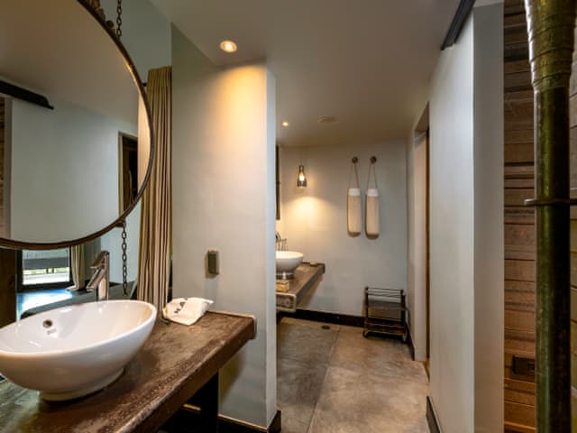 D-Buk Family Suite