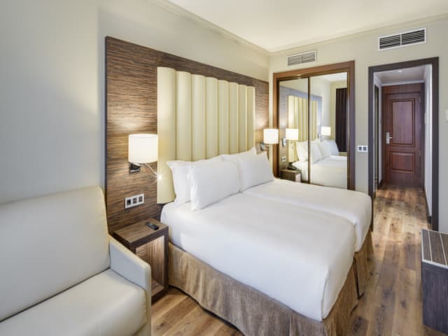 Üç Kişilik Premium Oda 