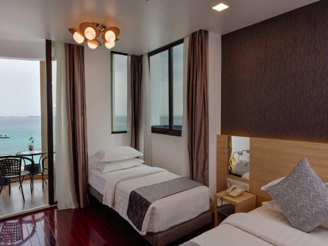 Super Deluxe Room with Balcony and Island View