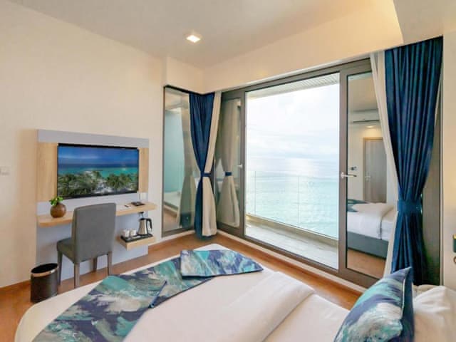 Premium Double Room with Balcony and Seaview
