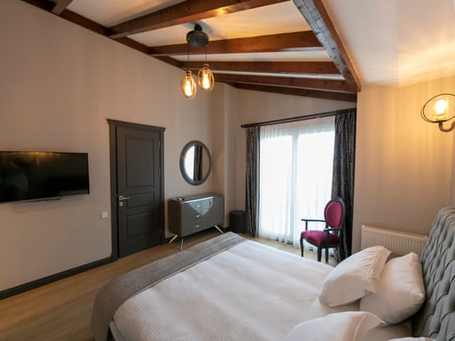 Royal Villa (Isıtmalı Özel Havuzlu)