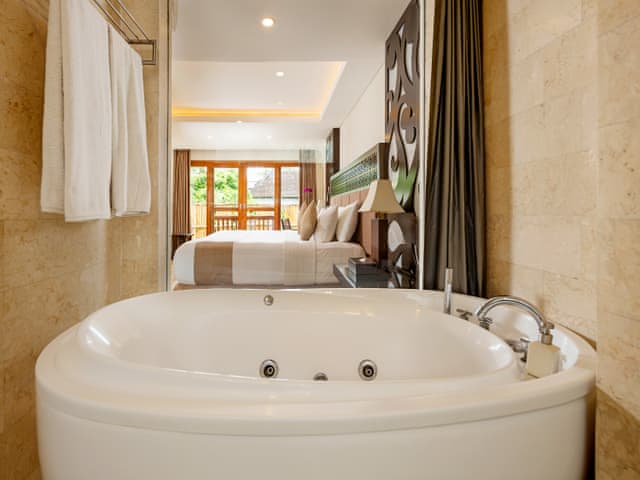 Havuzlu 2 yatak odalı Villa