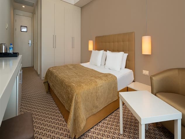 Standard Room, Partial Sea View