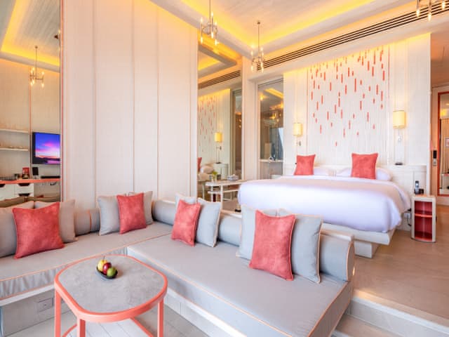 Yaya Pool Suite Ocean View