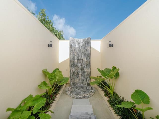 Deluxe Beach Bungalow