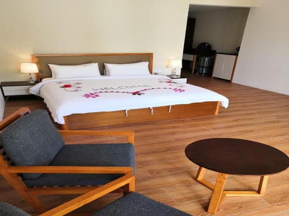 Deluxe Beach Bungalow