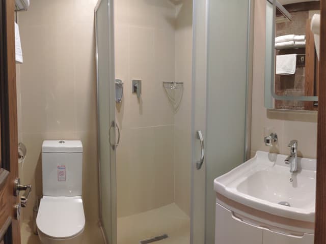 Delüks Üç Kişilik Oda