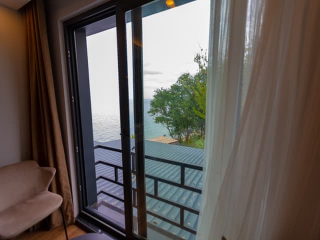 Deluxe Room Partial Sea