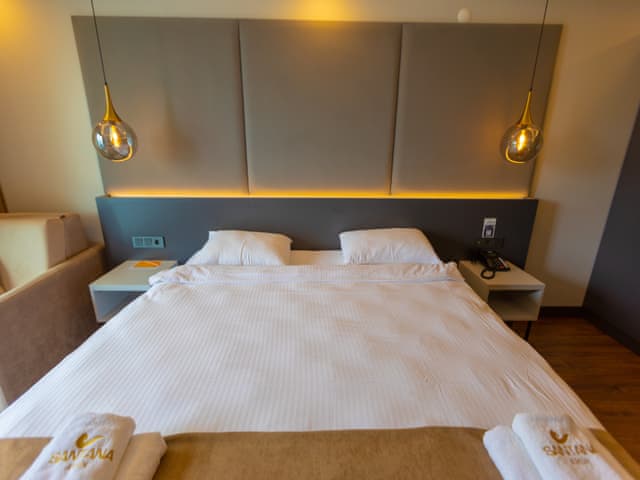 Deluxe Room Partial Sea