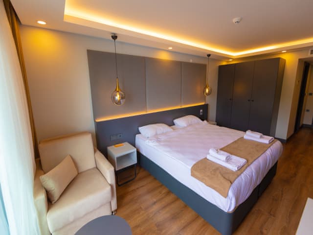 Deluxe Room Partial Sea