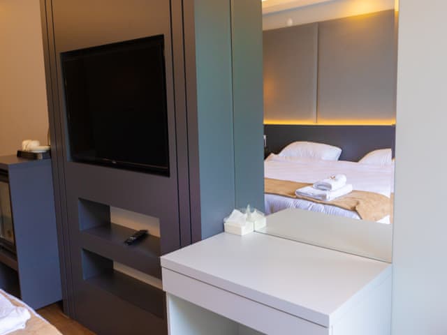 Deluxe Room Partial Sea