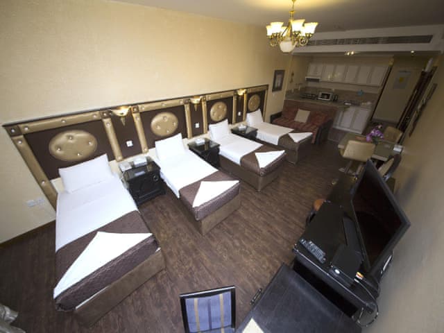 Quadruple Studio With Kitchen