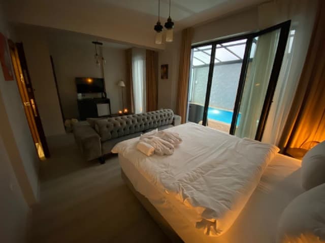 Honeymoon Suite with Private Pool