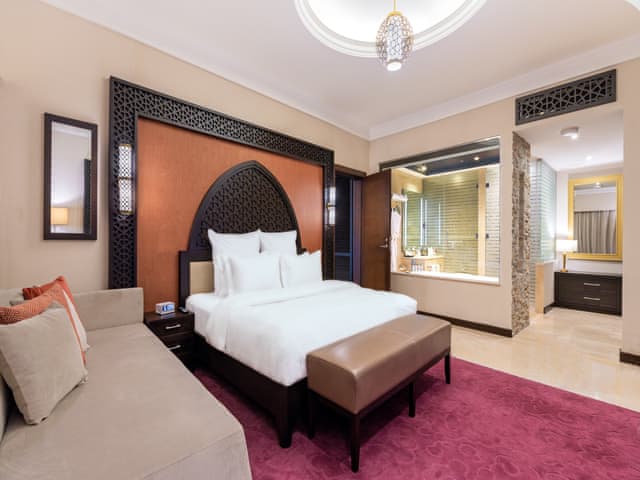 Executive Suite with One King Bed