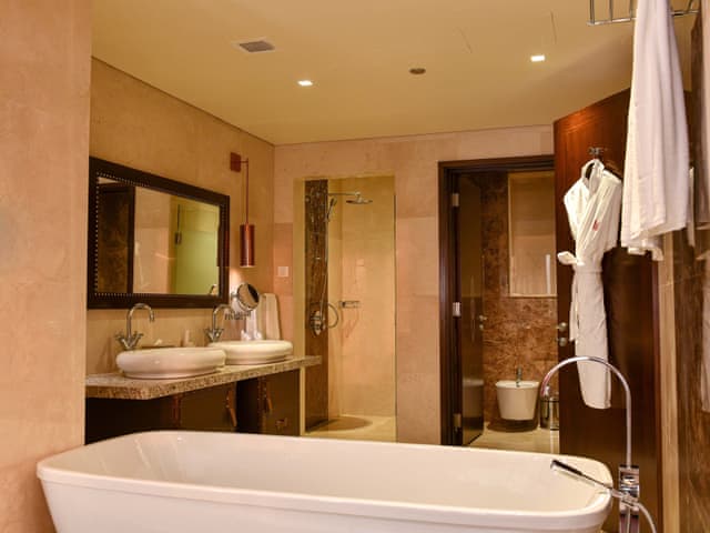 Deluxe Room, 1 King Bed