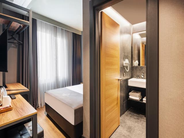 Delüks Tek Kişilik Oda