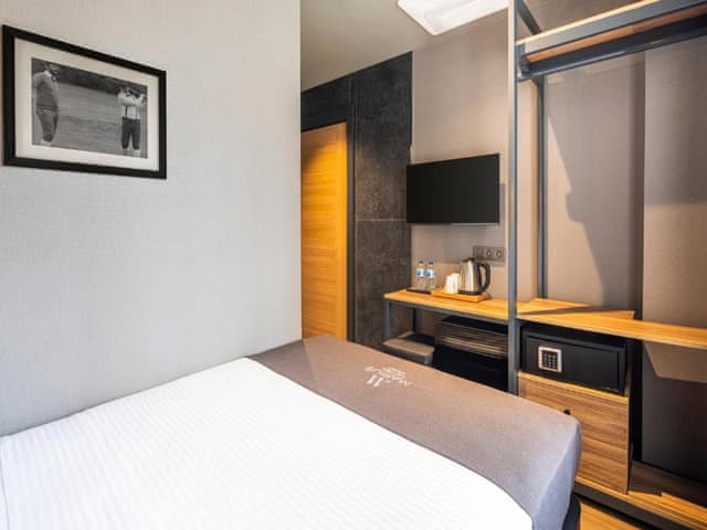 Delüks Tek Kişilik Oda