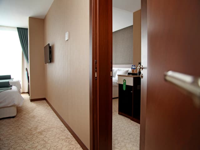 Connection Oda (Kara manzaralı)