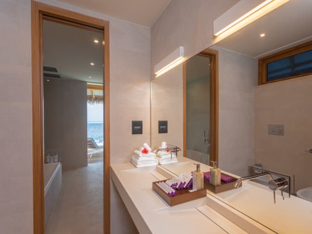 Water Suite with Pool