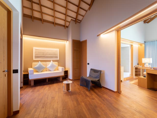 Water Suite with Pool