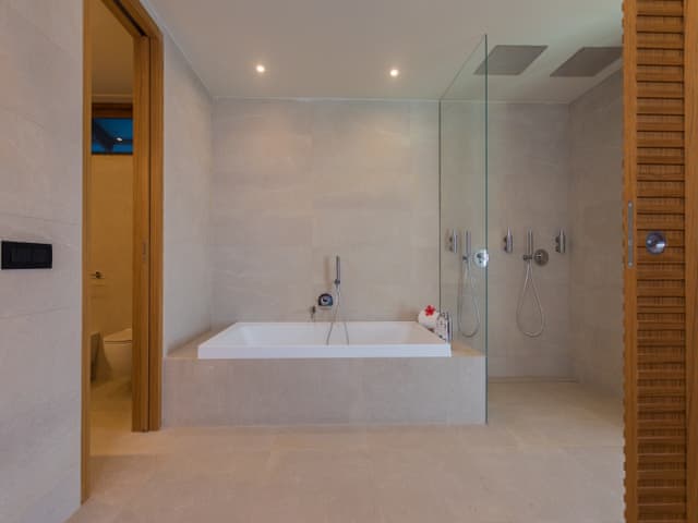 Water Suite with Pool