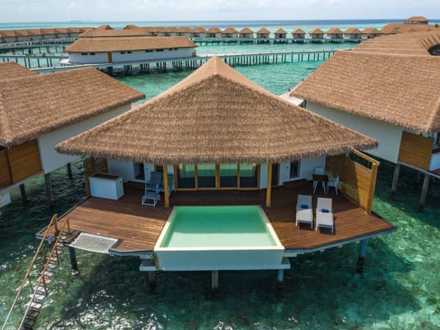 Water Suite with Pool