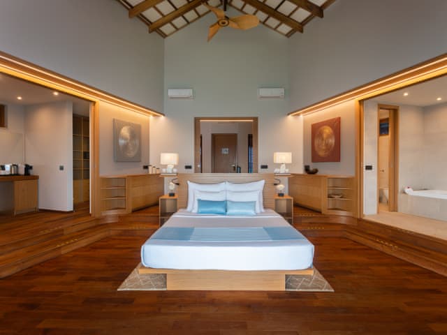 Water Suite with Pool