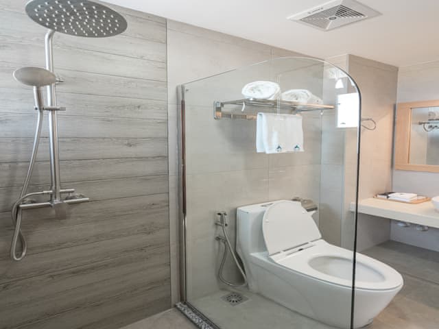 Delüks Oda Balkonlu (Ek Bina)