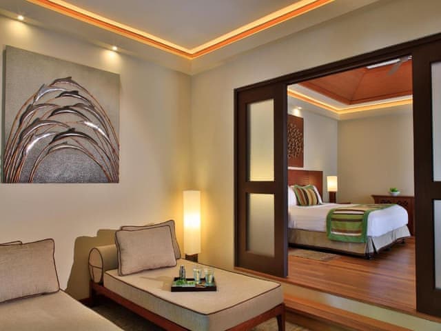 Yüzme Havuzlu Bahçeli Villa