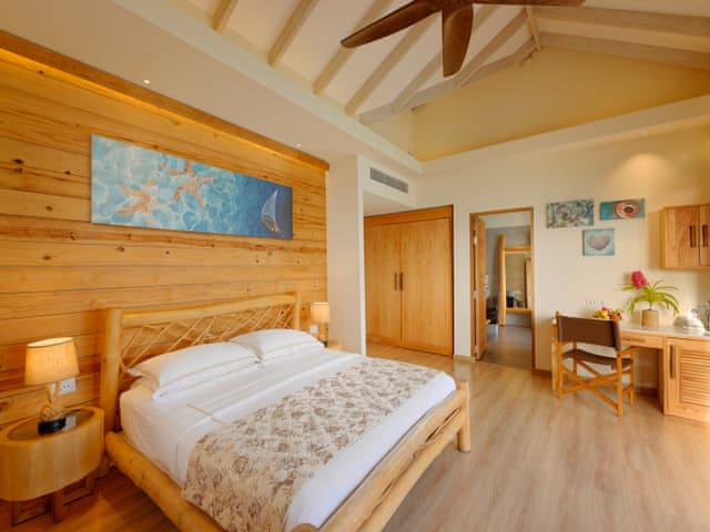 Aqua Suite with Slide