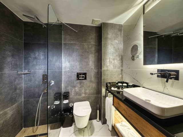 Delüks Dört Kişilik Oda