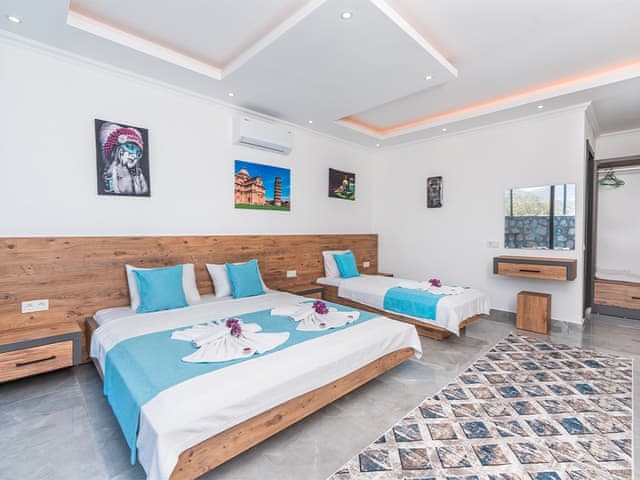 Havuzlu 2 yatak odalı Villa