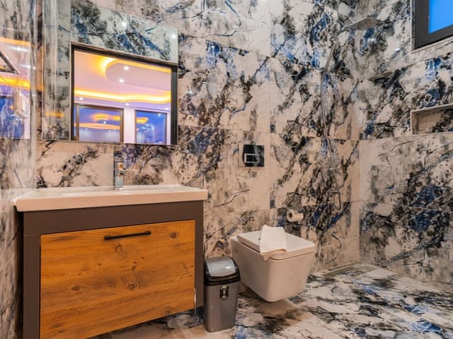 Havuzlu 2 yatak odalı Villa