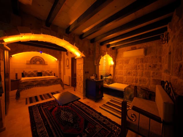 Delüks Üç Kişilik Oda