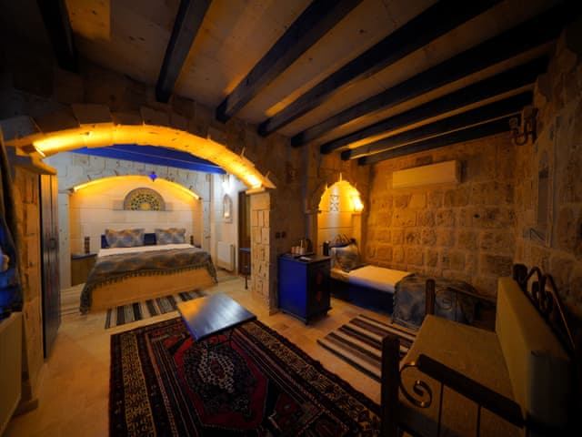 Delüks Üç Kişilik Oda