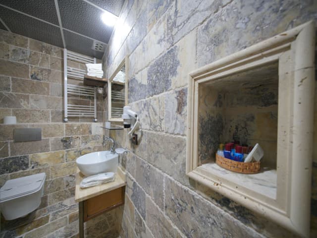 Delüks Üç Kişilik Oda